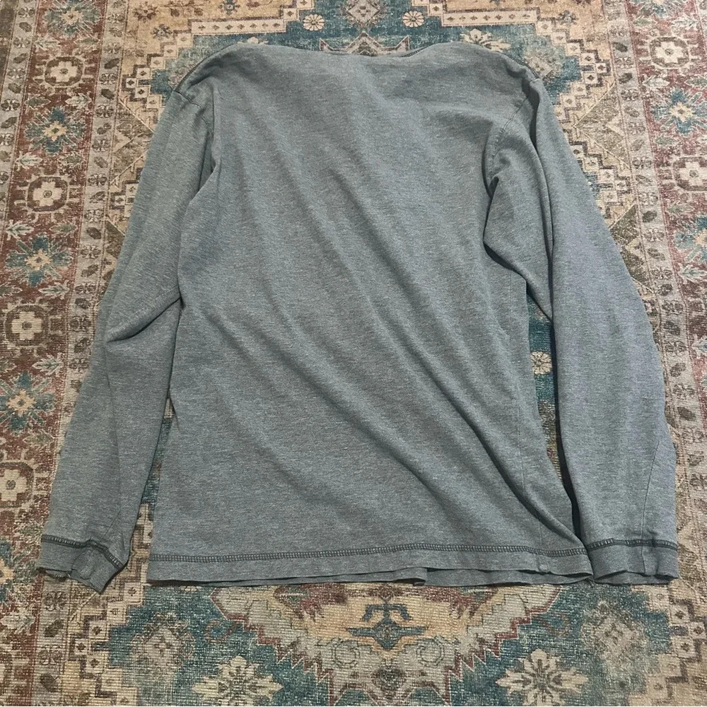 Y2K the Disney store Grey Disney Mickey Mouse long sleeve shirt - Picture 8 of 8